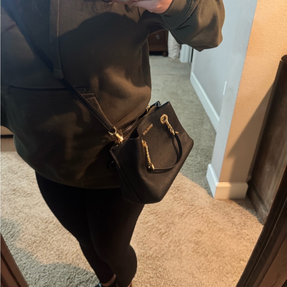 Michael Kors- Perfect Date Night Bag! 💕 - Picture 6 of 7